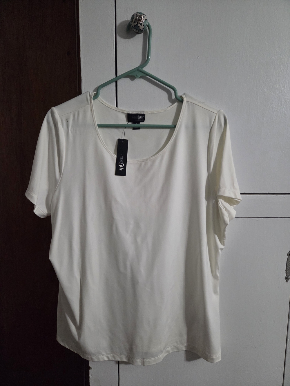 East 5th Cream Short Sleeve Scoop Neck Tee